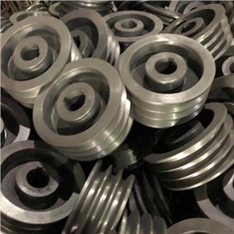 Double groove pulley for electric motor
